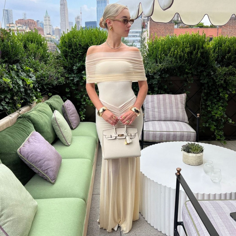 Transparentes Abendkleid mit Raffung